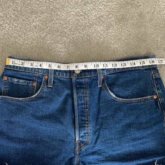 Levi’s dark wash jean shorts - Picture 5 of 8